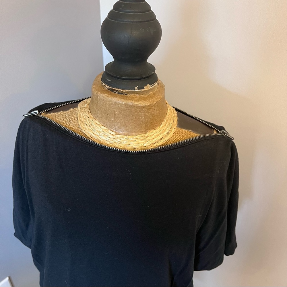 Juicy Couture zip accent top